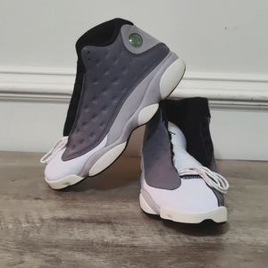 Air Jordan 13 size 12 gray/white